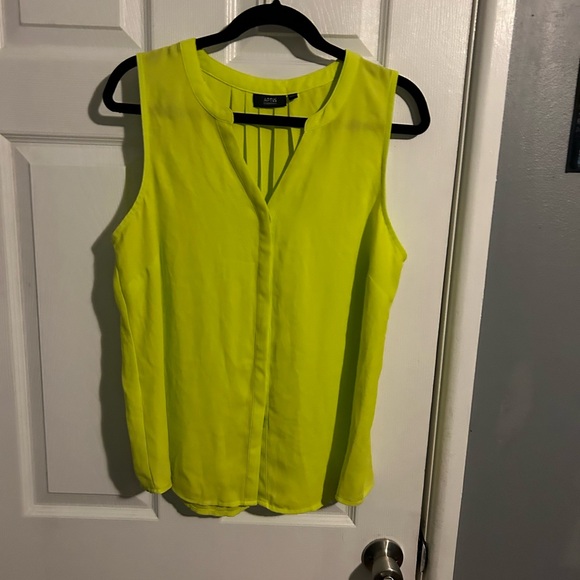 Beautiful APT.9 summer blouse - Picture 2 of 3